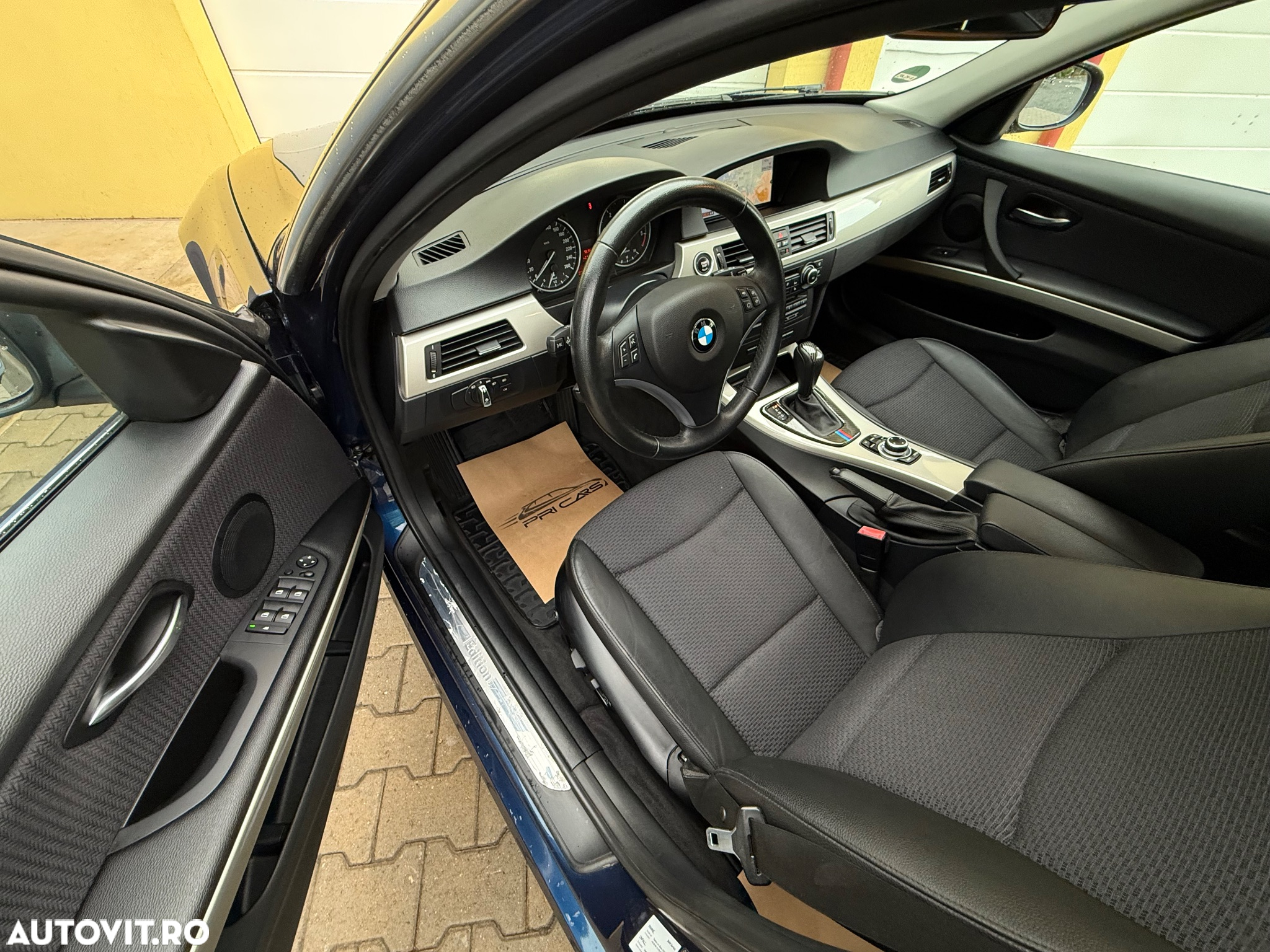 BMW Seria 3 320d Touring xDrive Aut. - 14