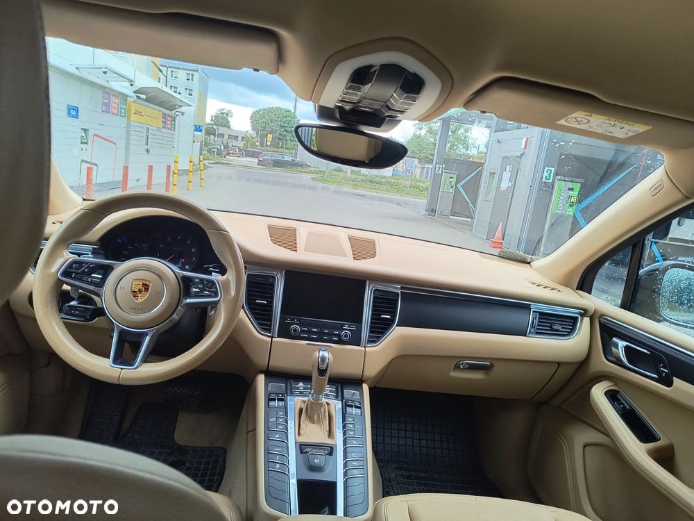 Porsche Macan - 12