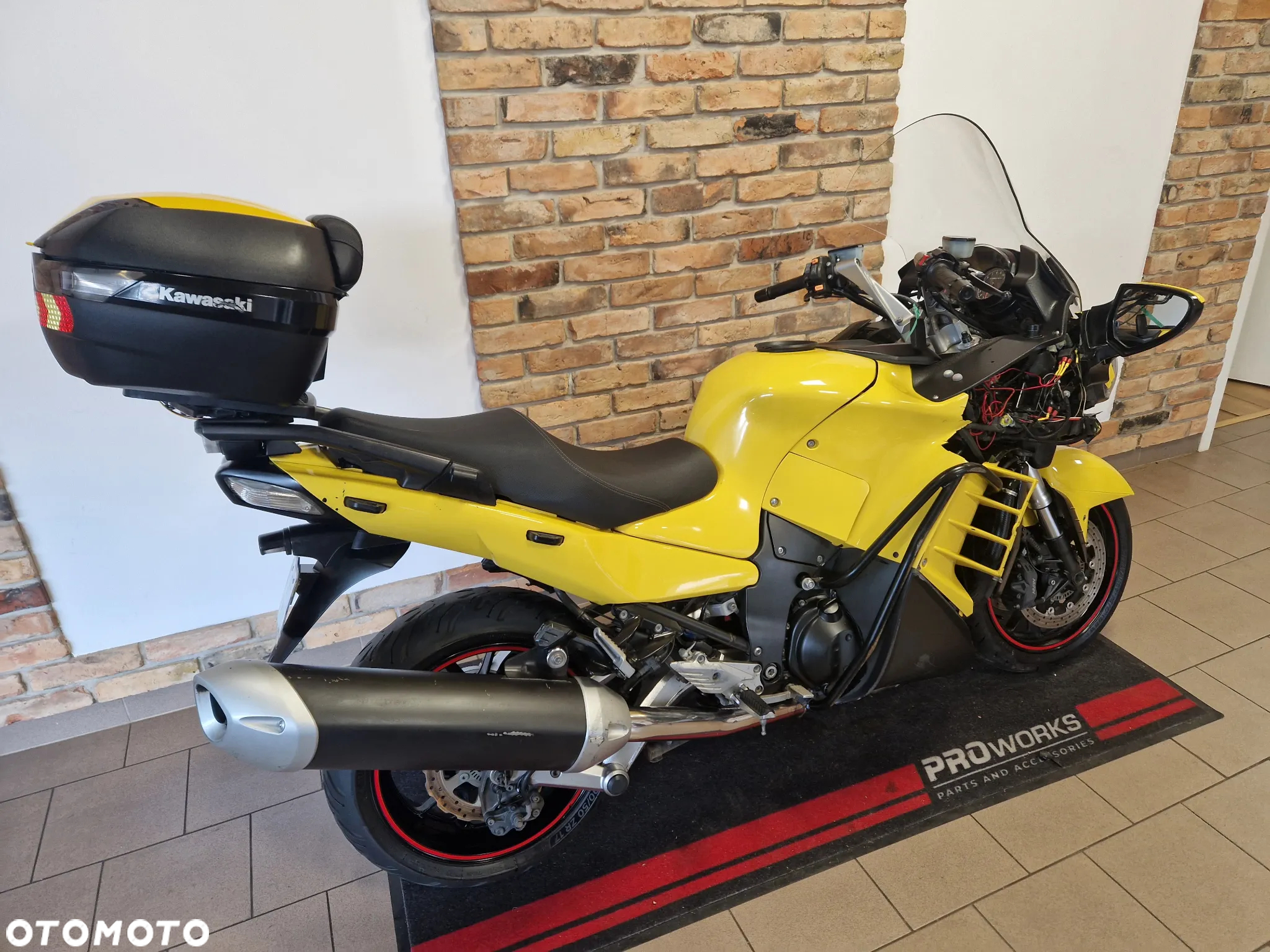 Kawasaki GTR - 16