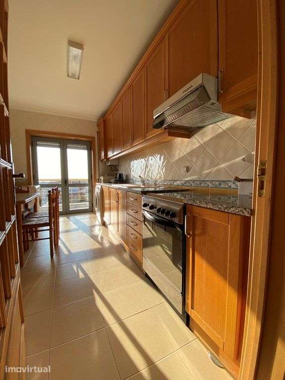 Quarto para Rapaz Estudante – Mário Sacramento / Glicínias - Grande imagem: 3/9