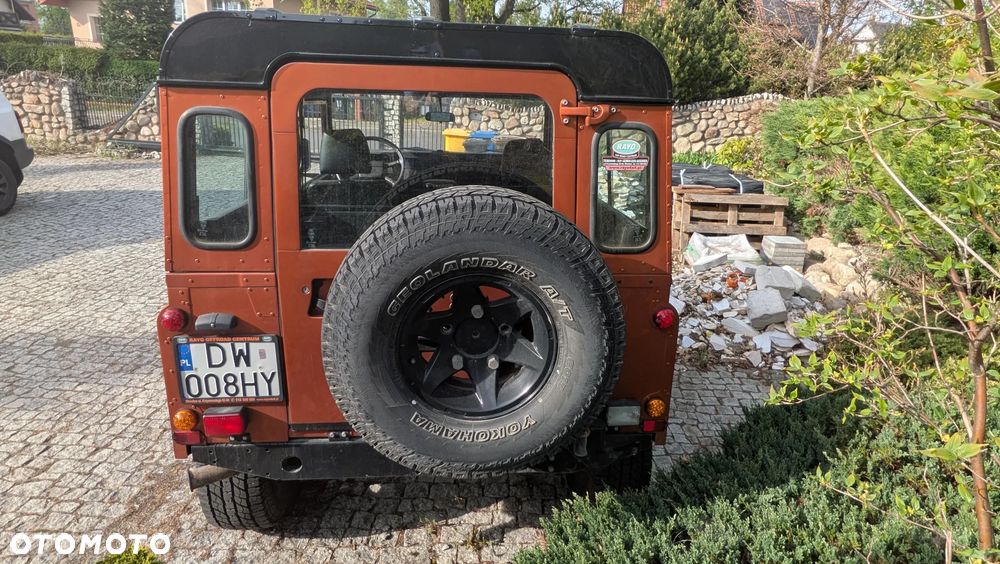 Land Rover Defender - 7