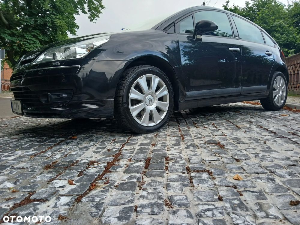 Citroën C4 2.0 16V Exclusive - 10