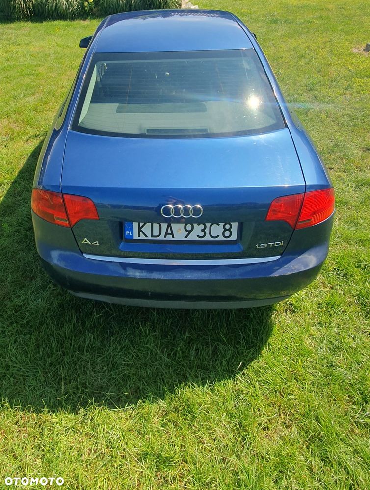 Audi A4 Limousine - 5