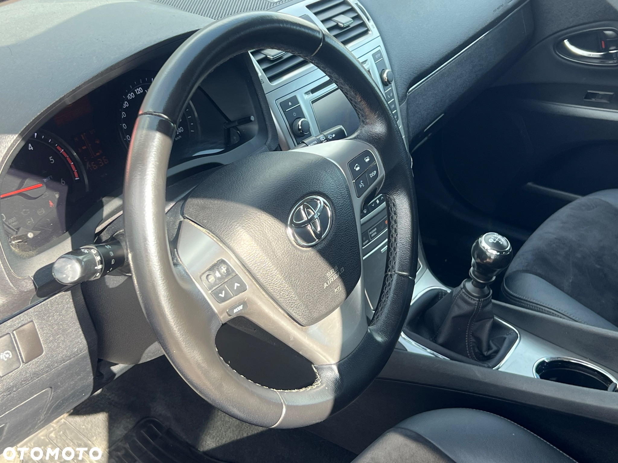 Toyota Avensis Combi 2.0 D-4D Executive - 19