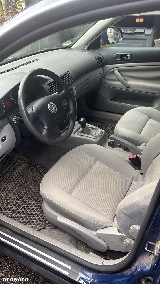 Volkswagen Passat - 5