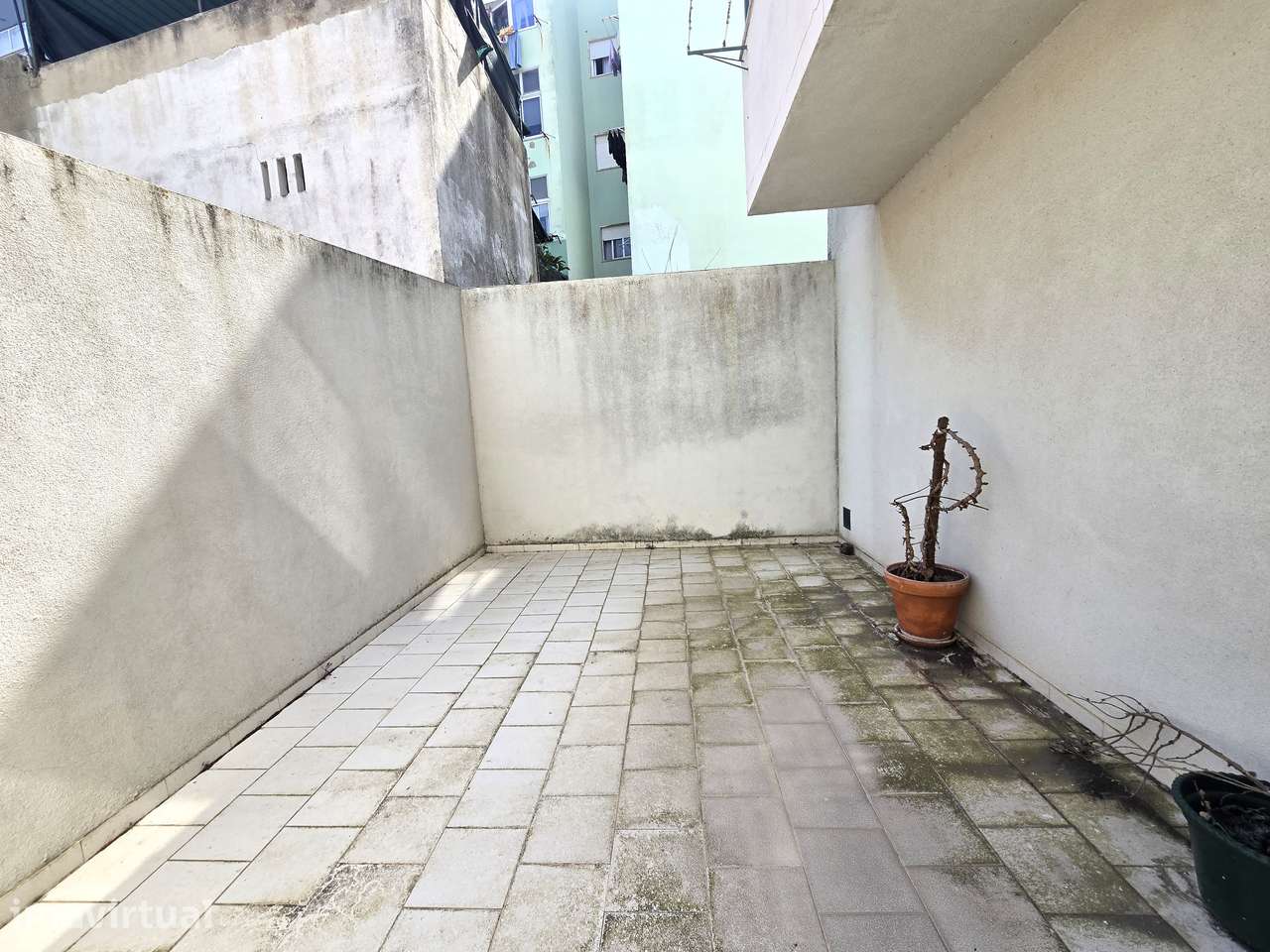 Espaço Comercial Versátil com 222m² – Excelência em Setúbal - Grande imagem: 3/33