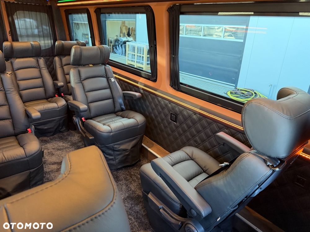 Mercedes-Benz Sprinter - 32