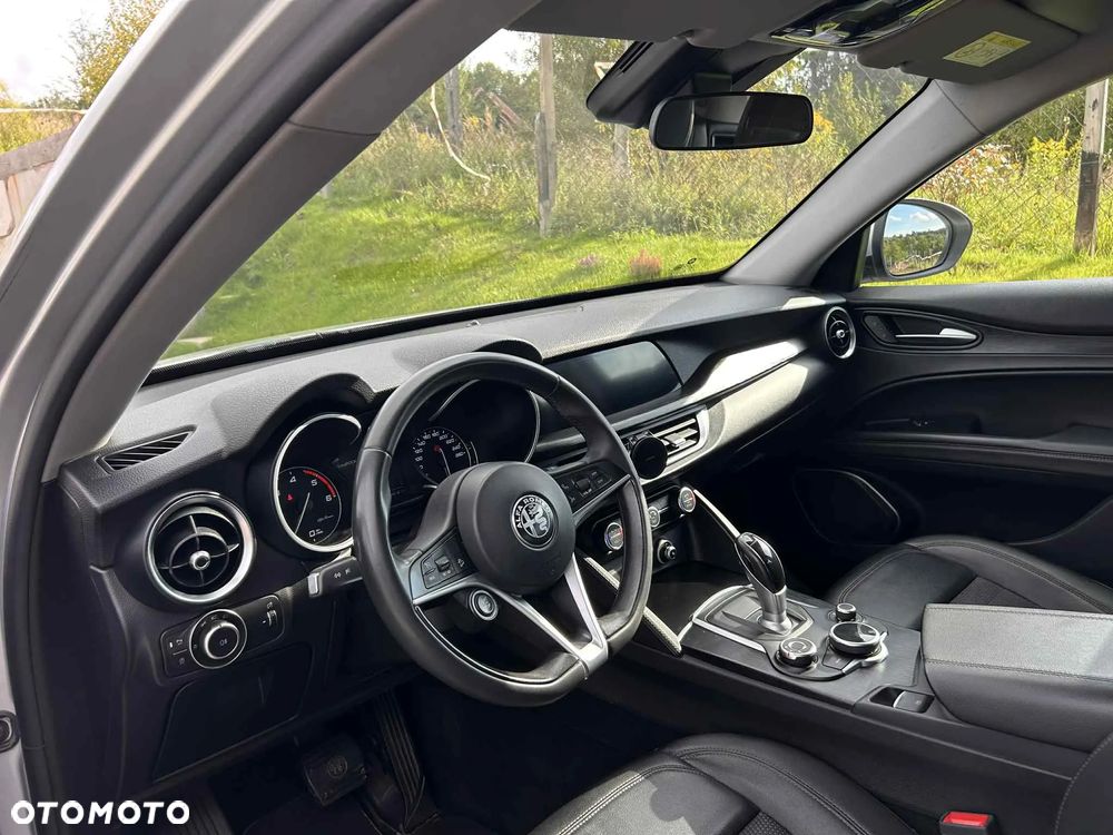 Alfa Romeo Stelvio - 38