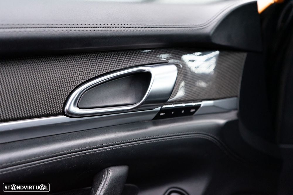 Porsche Panamera Turbo PDK - 26