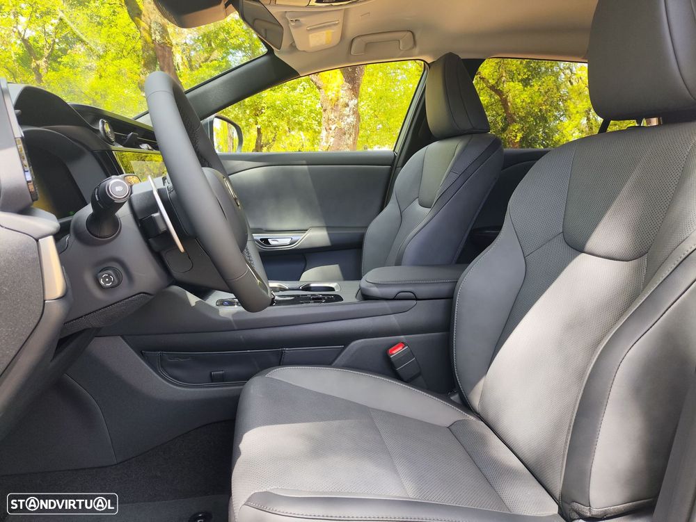 Lexus RZ 300e Premium - 14
