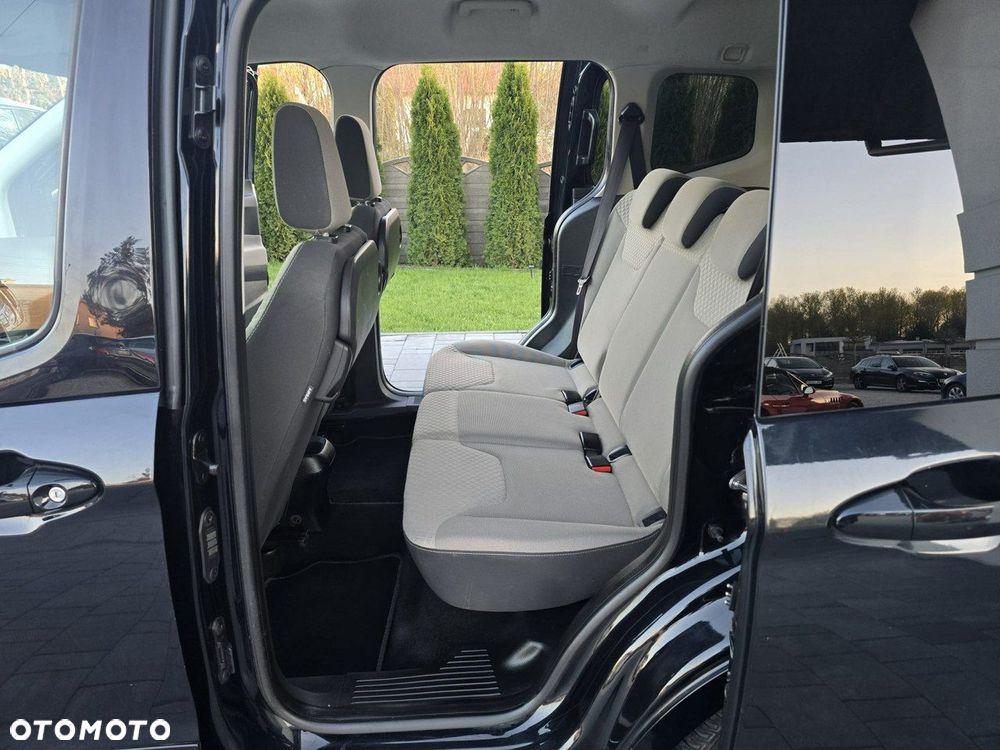 Ford Tourneo Courier - 15