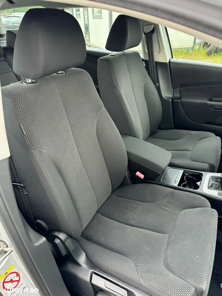 Volkswagen Passat - 4