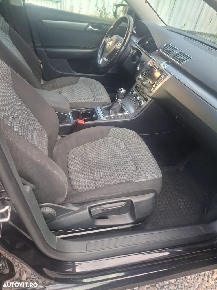 Volkswagen Passat 2.0 TDI BlueMotion Technology Comfortline - 13
