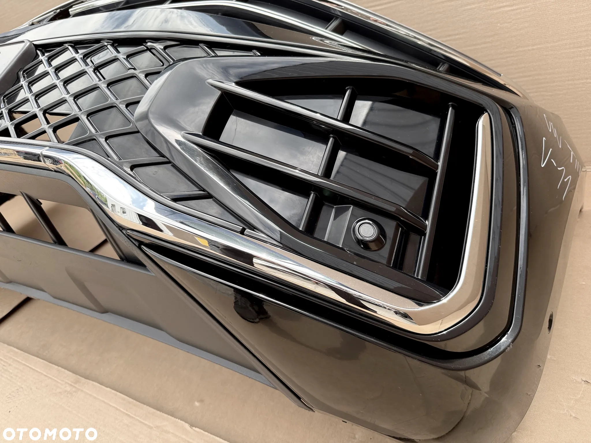 Zderzak Przedni VW Touareg III 760 Lift R-Line BLACK, LED Full - 6