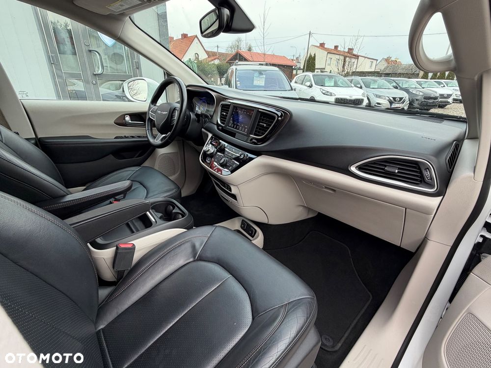 Chrysler Pacifica - 6