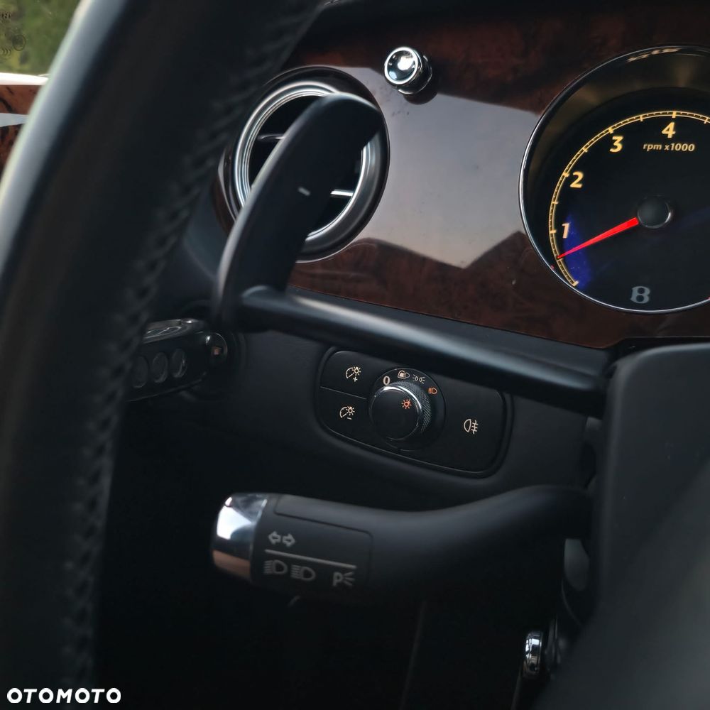 Bentley Flying Spur - 26