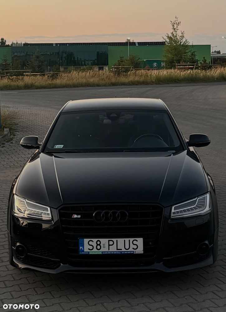 Audi S8 - 2