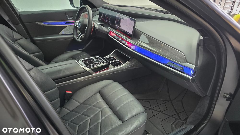 BMW Seria 7 - 35