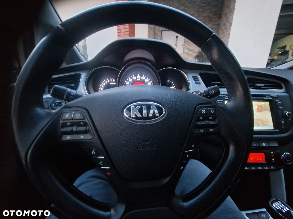 Kia Ceed 1.6 GDI Business Line - 32