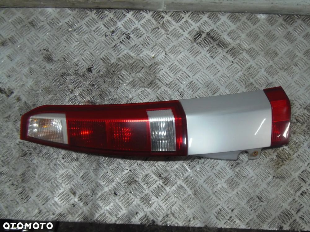 LAMPA PRAWY TYŁ OPEL MERIVA A - 1