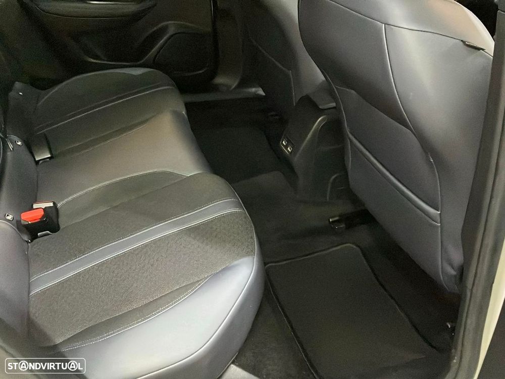 Peugeot 2008 1.2 PureTech Allure - 16