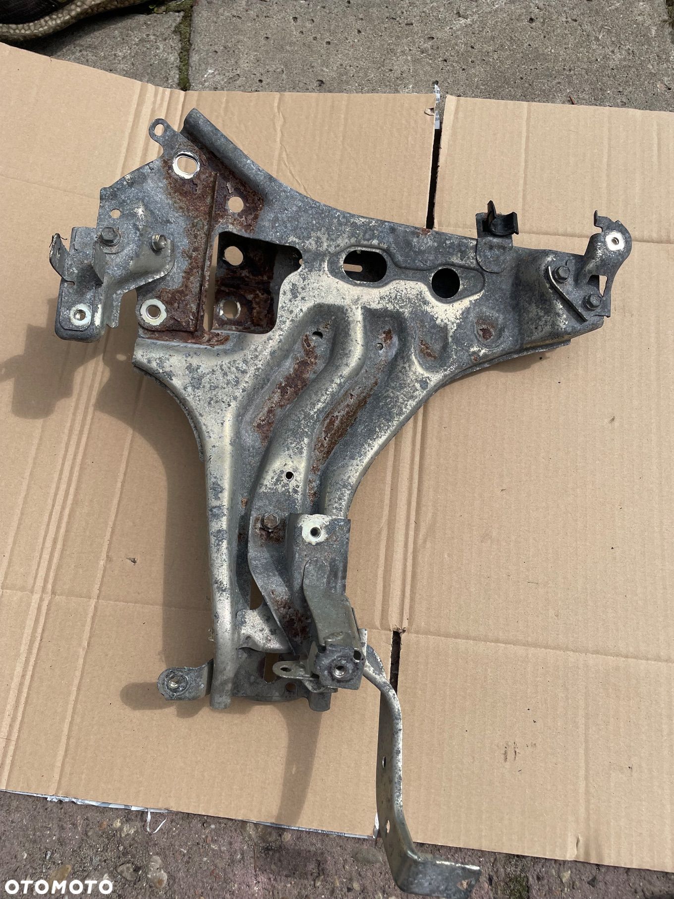 MOCOWANIE INWERTERA UKŁADU HYBRYDOWEGO LEXUS NX300H 2014-2021 - 1
