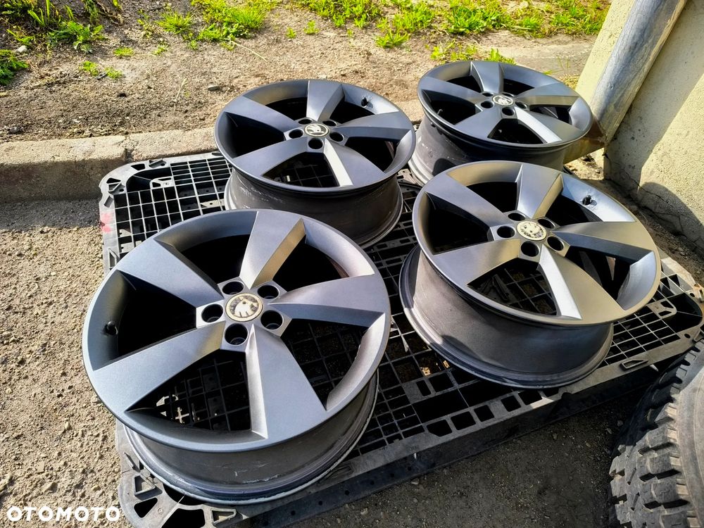 5x100 Alufelgi 5JA Felgi Aluminiowe 17 Koła SKODA RAPID PRAKTIK FABIA VRS OCTAVIA I ROOMSTER SCALA Legnica ALU-RAD SEAT VW AUDI Grafitowe - 3