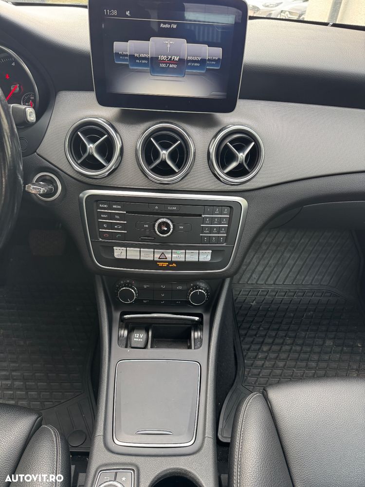 Mercedes-Benz GLA 200 d 7G-DCT UrbanStyle Edition - 9