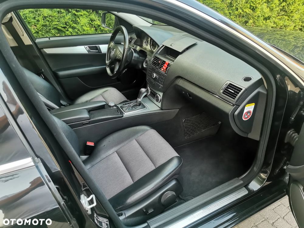 Mercedes-Benz Klasa C 320 CDI DPF 7G-TRONIC Avantgarde - 10