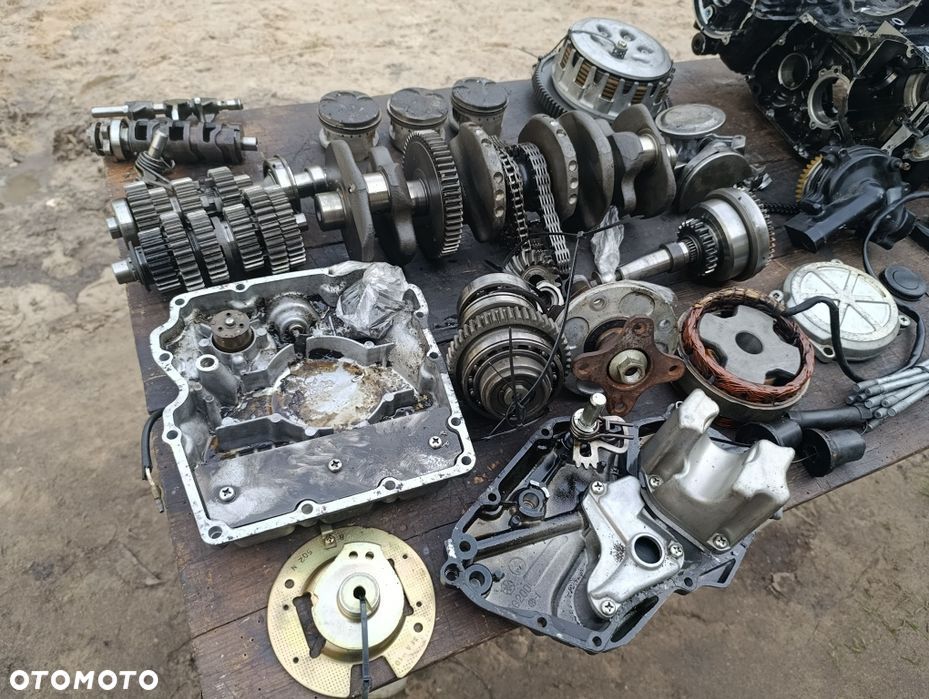 Części Yamaha XJ 700 Maxim 750 1AA silnika silnik silnikowe J4 - 1
