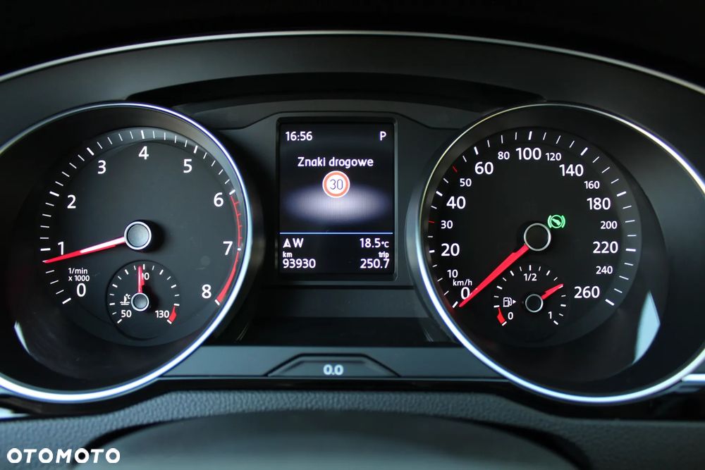 Volkswagen Passat 2.0 TSI Business DSG - 36
