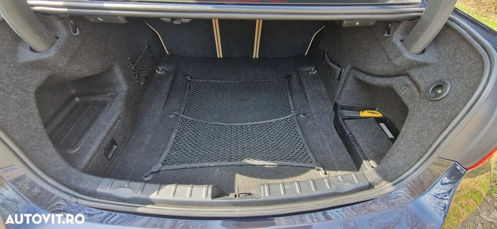 BMW Seria 3 335i Sport-Aut. Luxury Line - 8