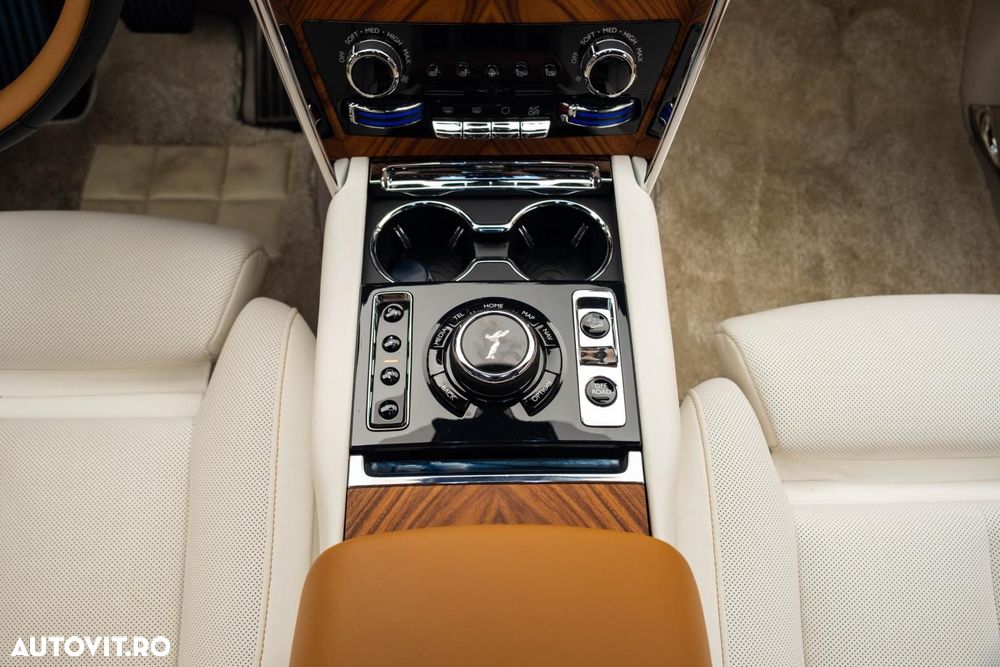 Rolls-Royce Cullinan - 30