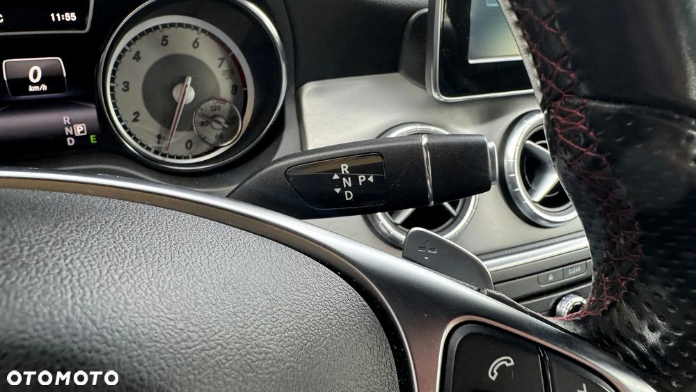 Mercedes-Benz CLA 180 7G-DCT AMG Line - 32