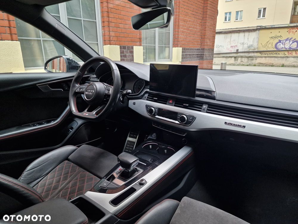 Audi A4 Avant 40 TDI quattro S tronic S line - 22