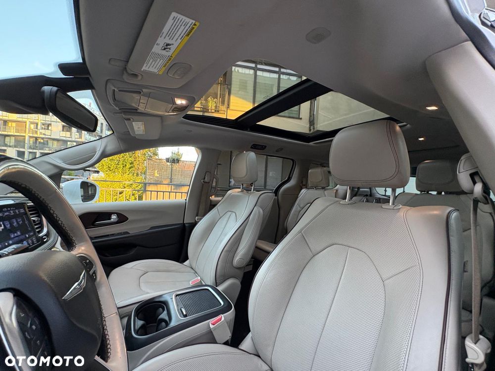 Chrysler Pacifica - 16