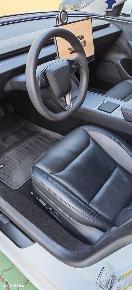 Tesla Model 3 - 7