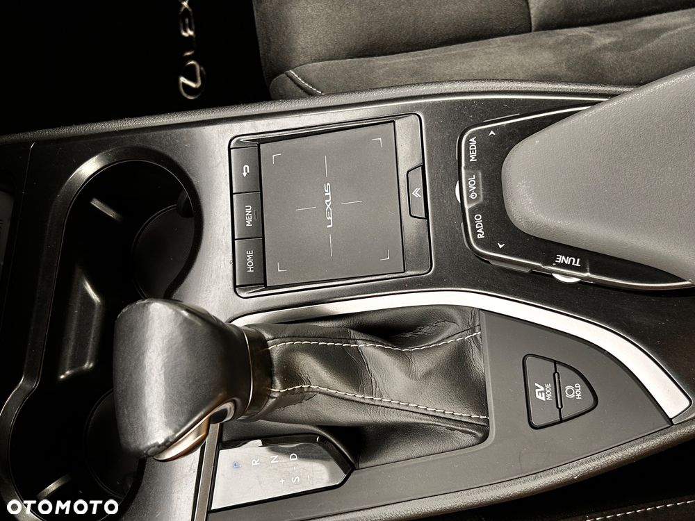 Lexus UX 250h (E-FOUR) Executive Line - 36