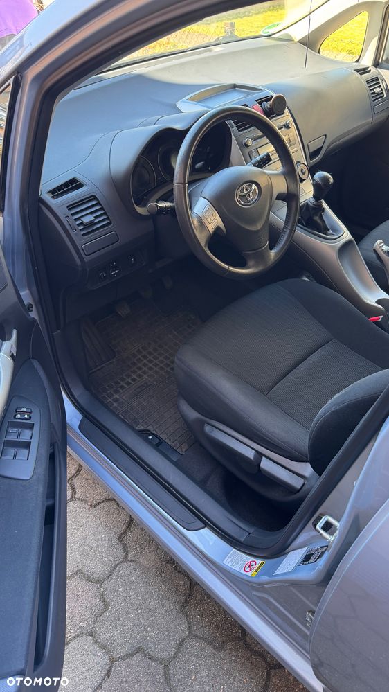 Toyota Auris 1.4 VVT-i - 9