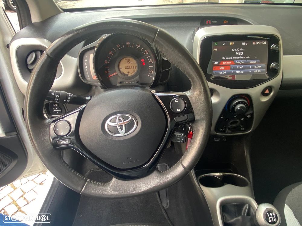 Toyota Aygo x-play touch - 34