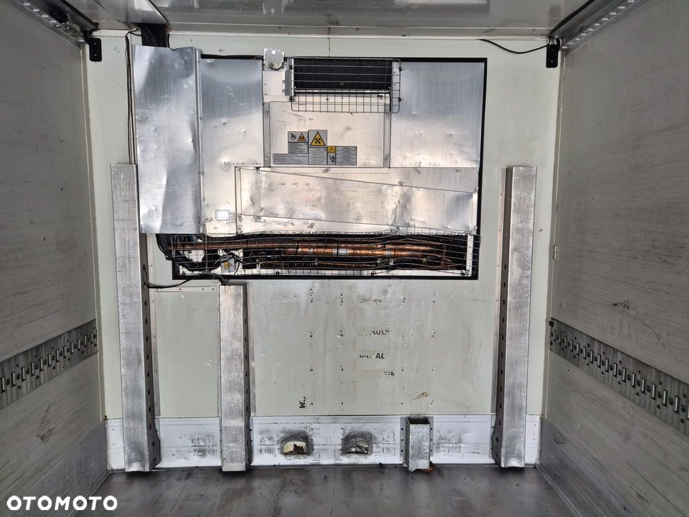 Schmitz Cargobull SKO 24 / THERMO KING / PODNOSZONA OŚ / SKRĘTNA OŚ / PRZEGRODA - 11