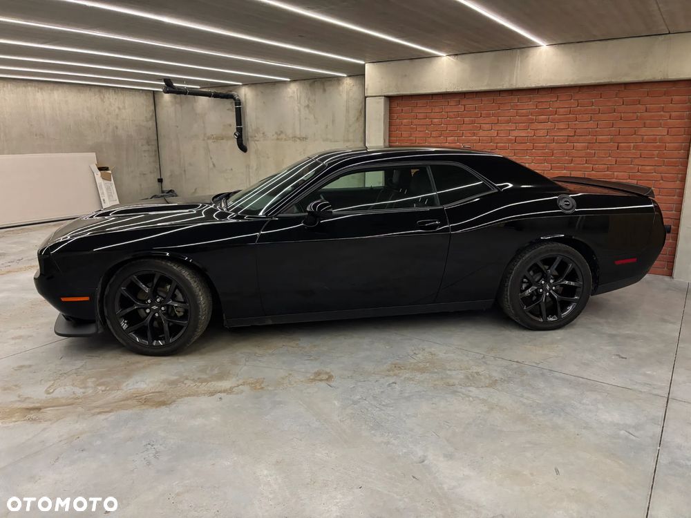 Dodge Challenger - 4