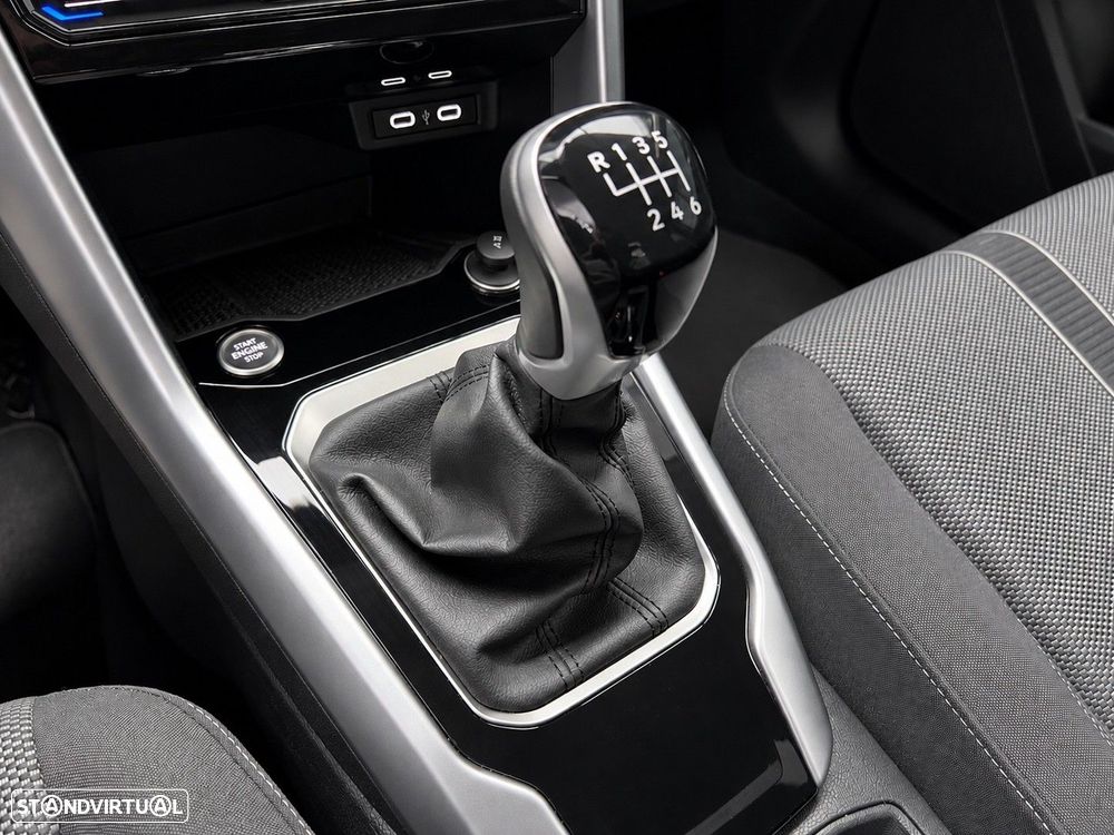 VW T-Roc 1.0 TSI Urban - 17
