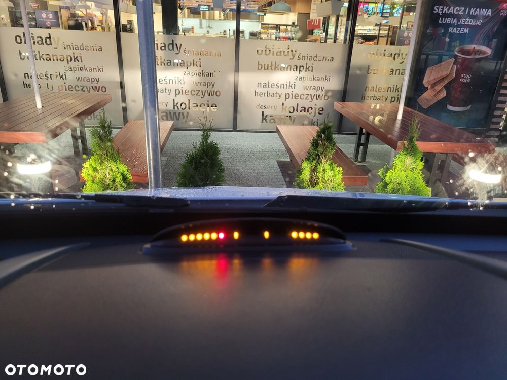 Mercedes-Benz Sprinter - 24