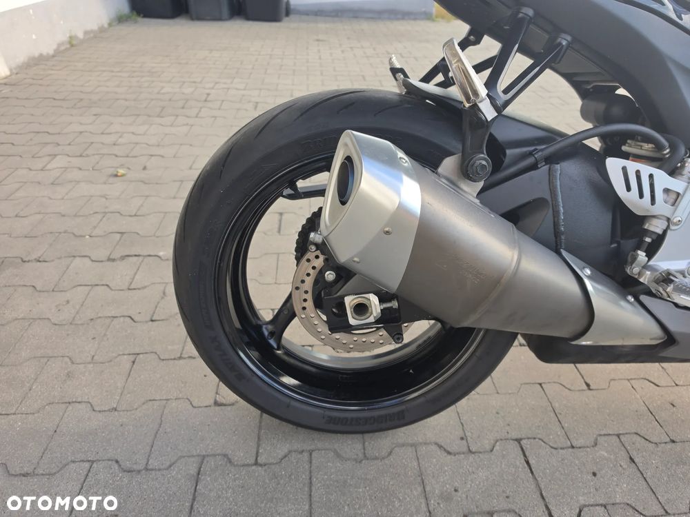 Suzuki GSX-R - 27