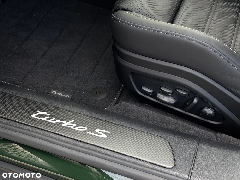 Porsche Panamera Turbo S E-Hybrid PHEV - 33