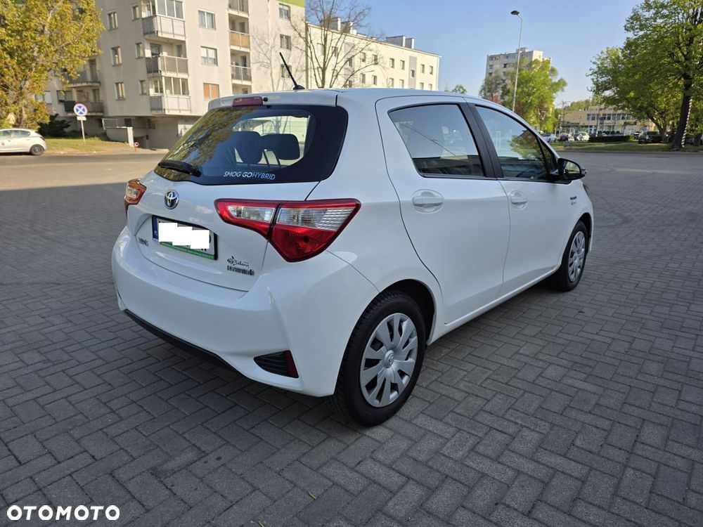 Toyota Yaris Hybrid 100 Active - 6