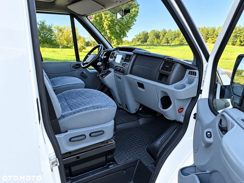 Ford Transit Challenger - 10