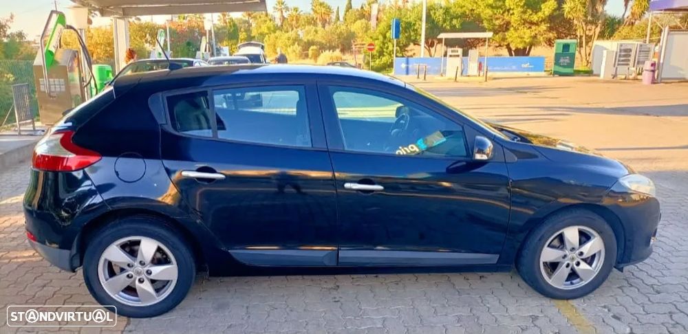 Renault Mégane 1.5 dCi Dynamique - 4