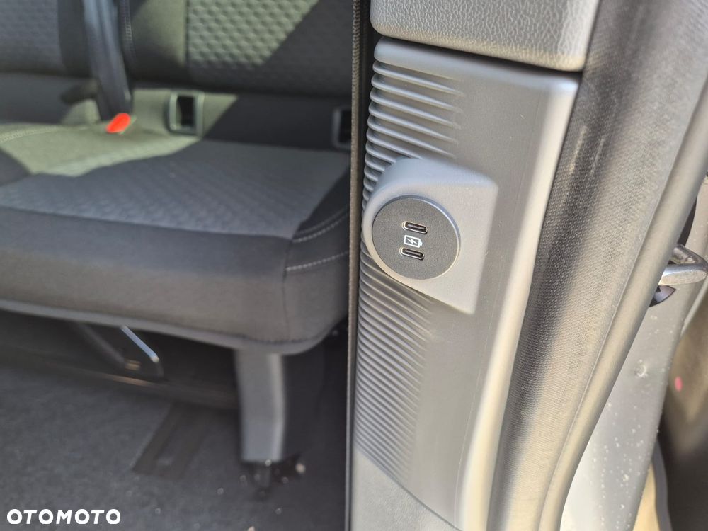 Volkswagen CARAVELLE - 17